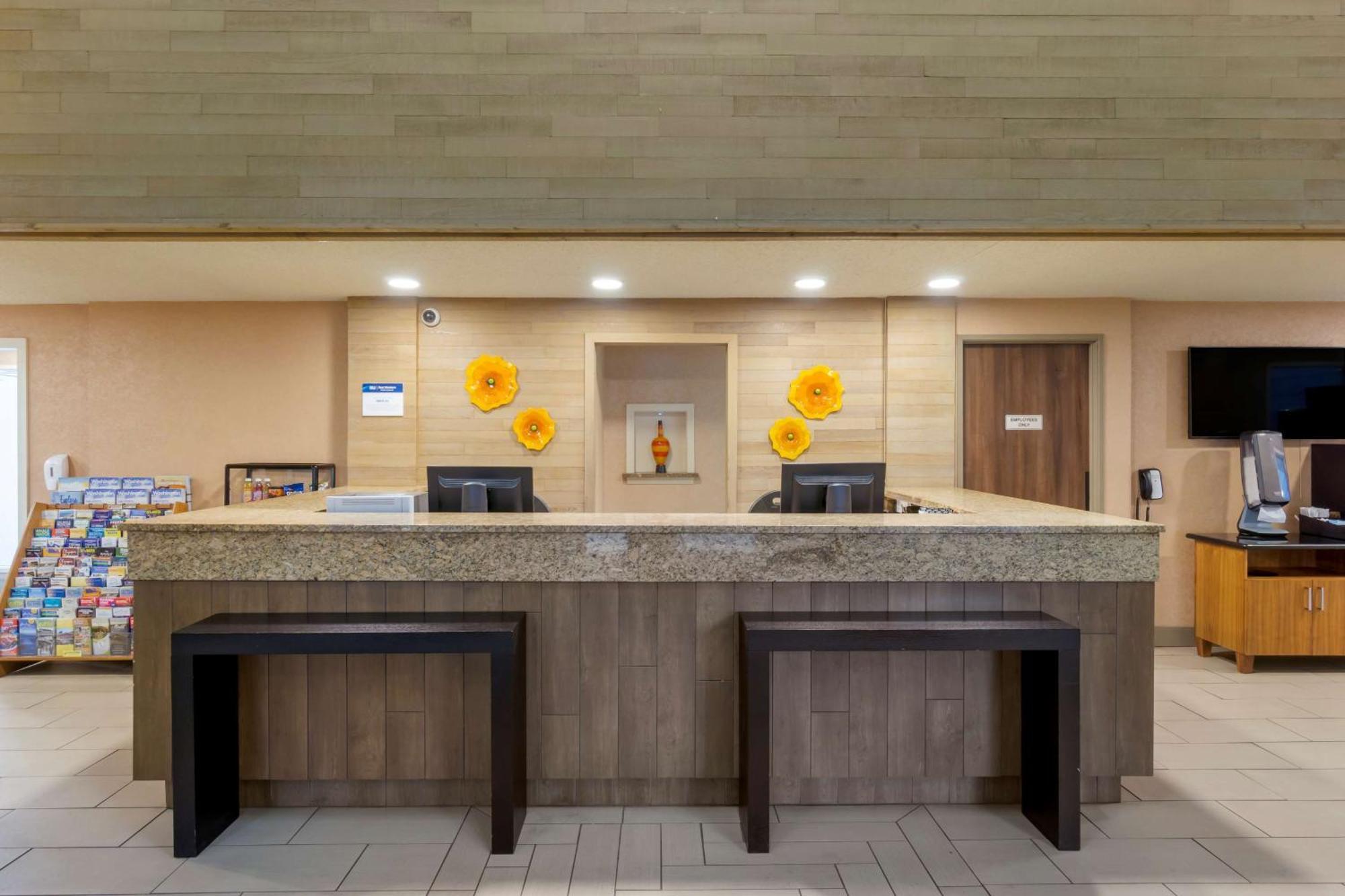 Best Western Plus Oak Harbor Hotel And Conference Center Esterno foto